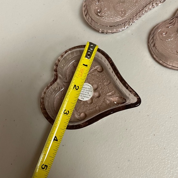 Vintage Tiara Glass Heart shape vanity tray - Picture 6 of 13